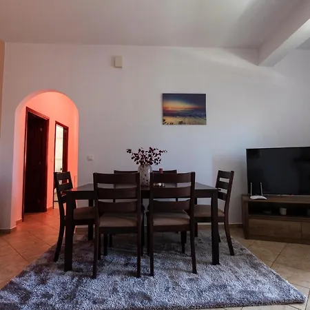 τα ανετα διαμμερισματα του λεκα * Zacharo